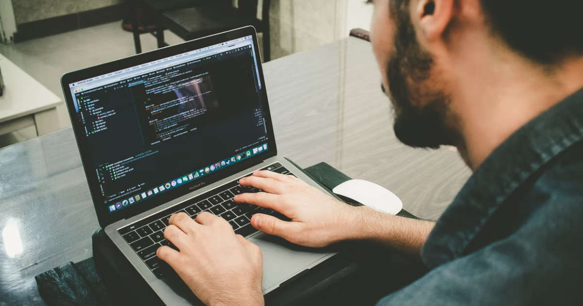 4 Tips Belajar Coding di Bulan Ramadhan Supaya Konsisten