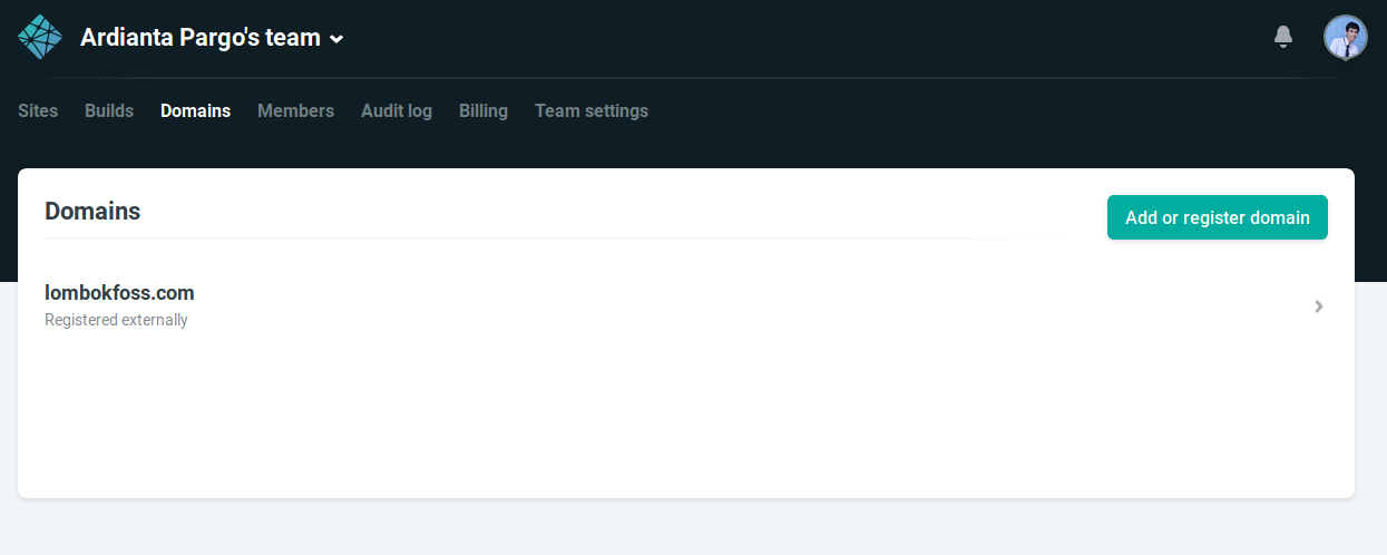 Domain manajemen di Netlify