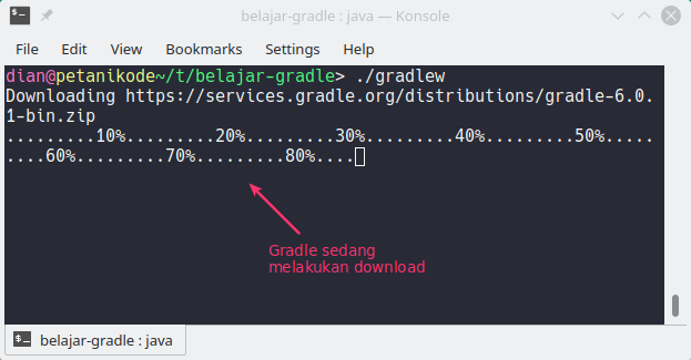 Gradle men-download gradle wrapper